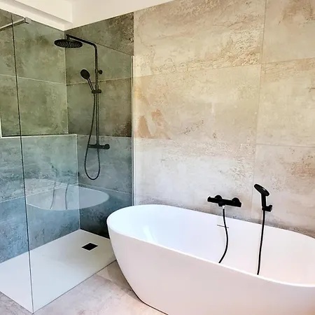 Les Oliviers, Piscine Chauffee Xxl, Jardin De 2500m2, Ping Pong, Proche Et *