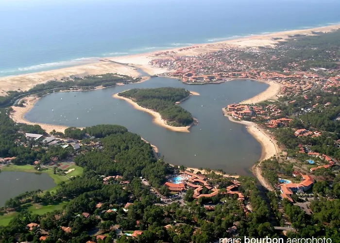 Les Oliviers, Piscine Chauffee Xxl, Jardin De 2500m2, Ping Pong, Proche Et Léon
