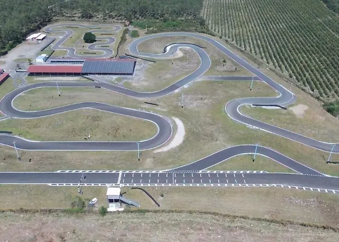 Les Oliviers, Piscine Chauffee Xxl, Jardin De 2500m2, Ping Pong, Proche Et *