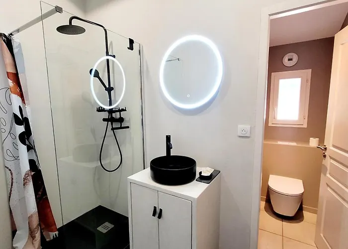 Les Oliviers, Piscine Chauffee Xxl, Jardin De 2500m2, Ping Pong, Proche Et Léon