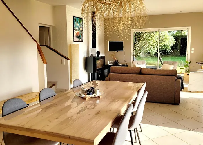 Les Oliviers, Piscine Chauffee Xxl, Jardin De 2500m2, Ping Pong, Proche Et * Léon